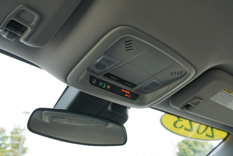 Chevrolet Malibu Vehicle Full-screen Gallery Image 42