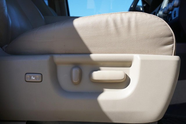 2011 Toyota Tundra 4WD Truck 4WD LTD CrewMax image 40