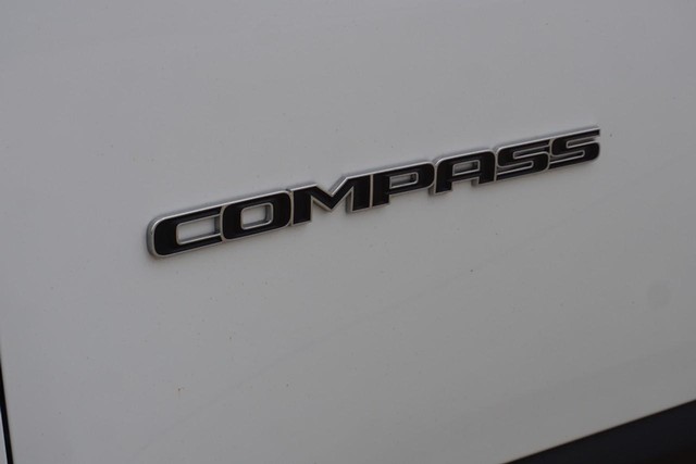 2022 Jeep Compass 4WD Limited image 16