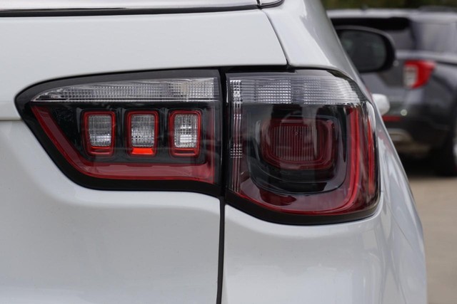 2022 Jeep Compass 4WD Limited image 18