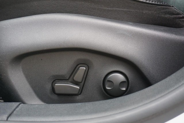 2022 Jeep Compass 4WD Limited image 23