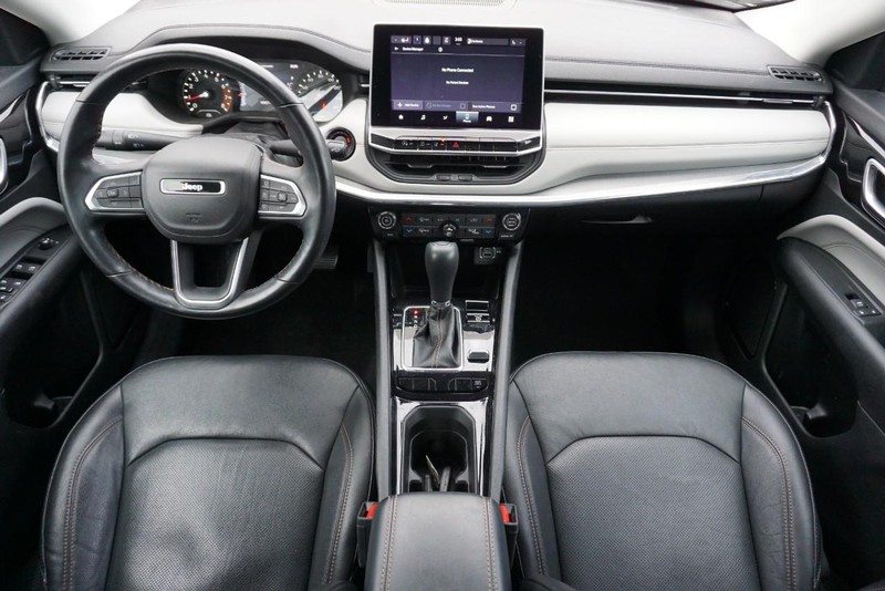 Jeep Compass Vehicle Full-screen Gallery Image 31