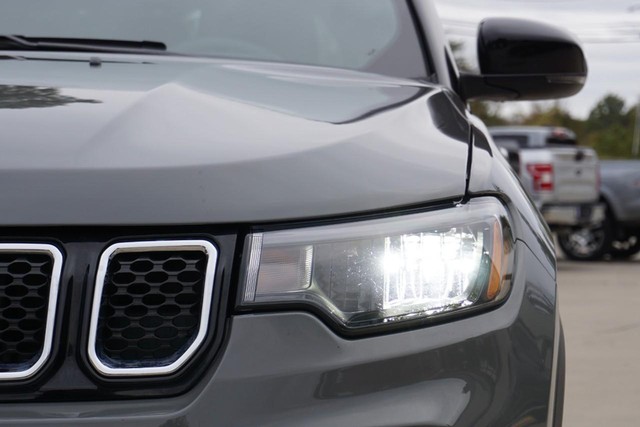 2023 Jeep Compass 4WD Limited image 10