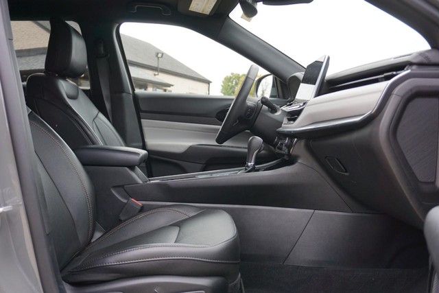 2023 Jeep Compass 4WD Limited image 29