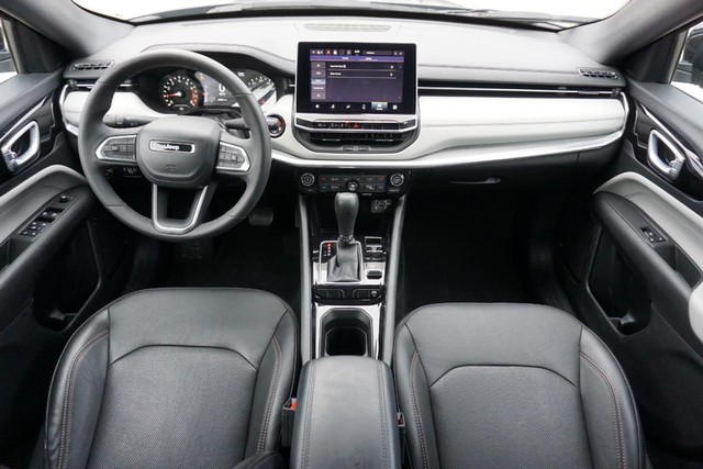 2023 Jeep Compass 4WD Limited image 31