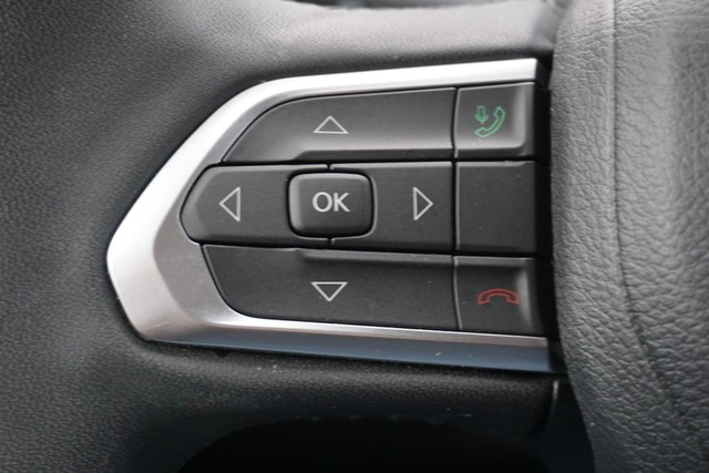 2023 Jeep Compass 4WD Limited image 35