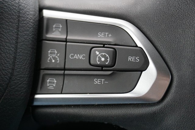 2023 Jeep Compass 4WD Limited image 36