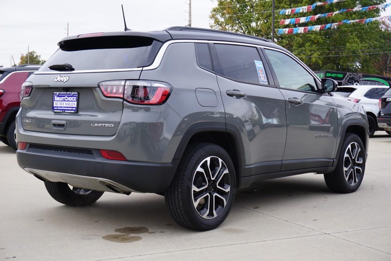 Jeep Compass Vehicle Full-screen Gallery Image 03