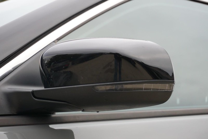 Jeep Compass Vehicle Full-screen Gallery Image 12