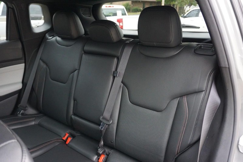 Jeep Compass Vehicle Full-screen Gallery Image 26