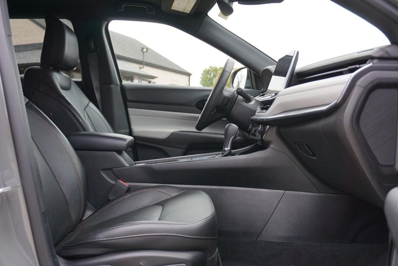 Jeep Compass Vehicle Full-screen Gallery Image 29