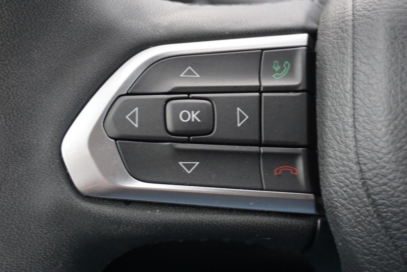 Jeep Compass Vehicle Full-screen Gallery Image 35