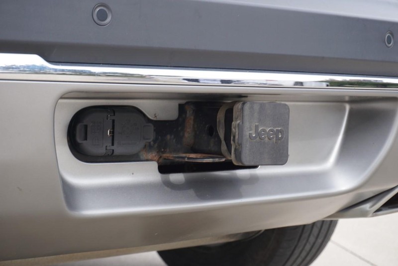 Jeep Cherokee Vehicle Full-screen Gallery Image 20