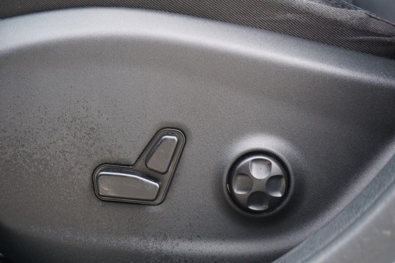 Jeep Cherokee Vehicle Full-screen Gallery Image 24