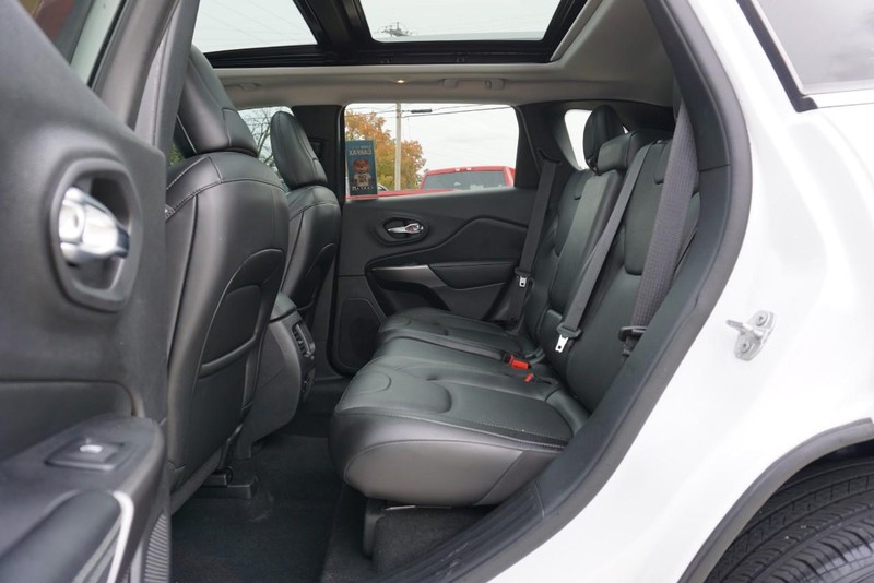 Jeep Cherokee Vehicle Full-screen Gallery Image 26