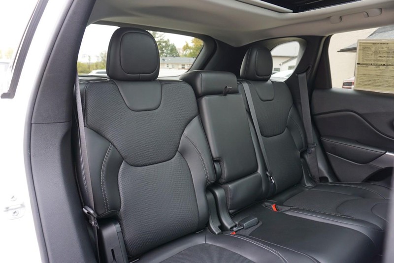 Jeep Cherokee Vehicle Full-screen Gallery Image 29