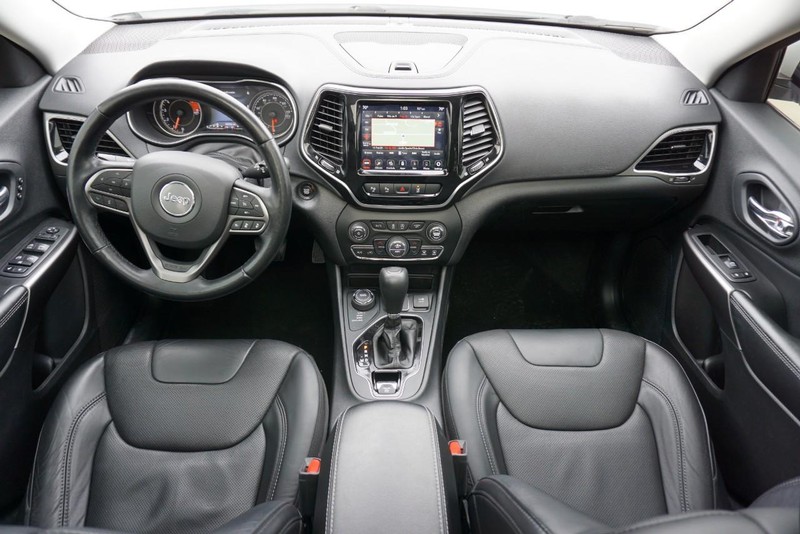 Jeep Cherokee Vehicle Full-screen Gallery Image 33