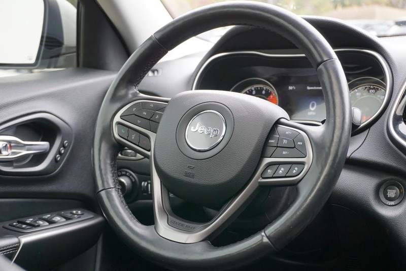 Jeep Cherokee Vehicle Full-screen Gallery Image 35