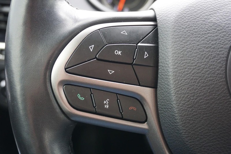 Jeep Cherokee Vehicle Full-screen Gallery Image 38