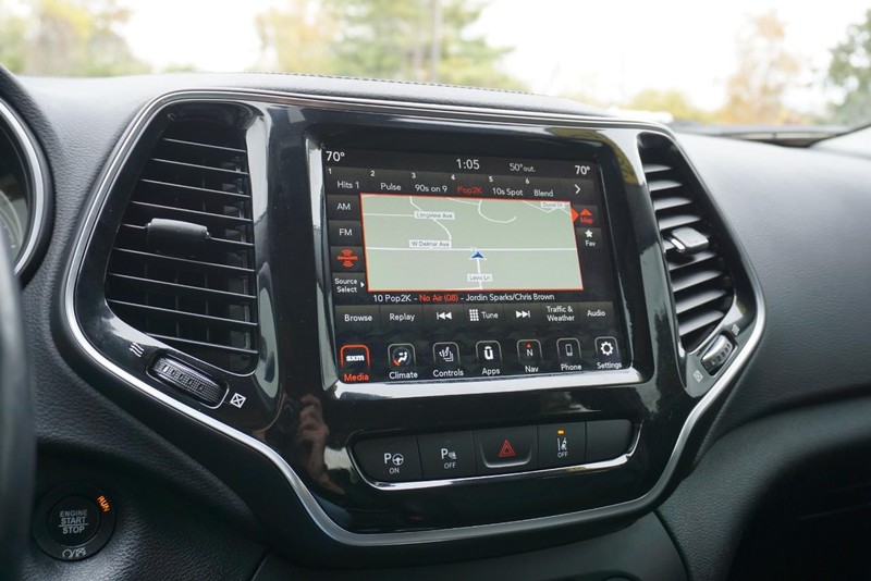 Jeep Cherokee Vehicle Full-screen Gallery Image 42