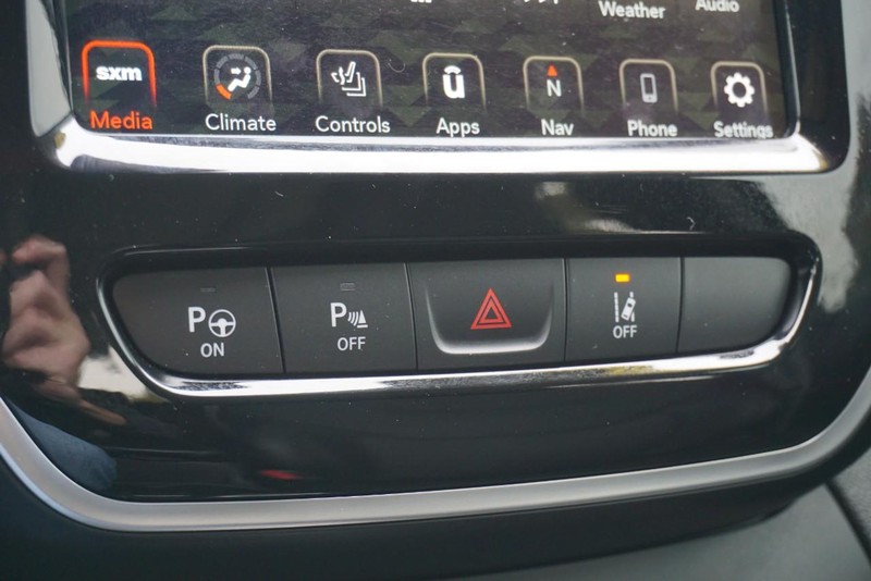 Jeep Cherokee Vehicle Full-screen Gallery Image 43