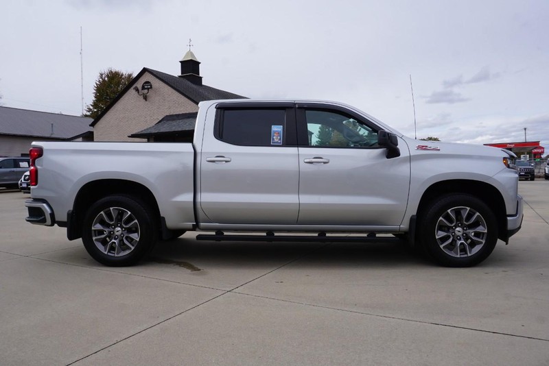 Chevrolet Silverado 1500 Vehicle Full-screen Gallery Image 02
