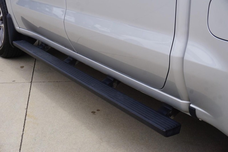 Chevrolet Silverado 1500 Vehicle Full-screen Gallery Image 17