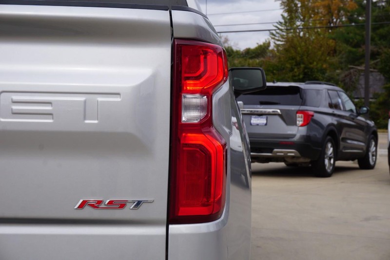 Chevrolet Silverado 1500 Vehicle Full-screen Gallery Image 20