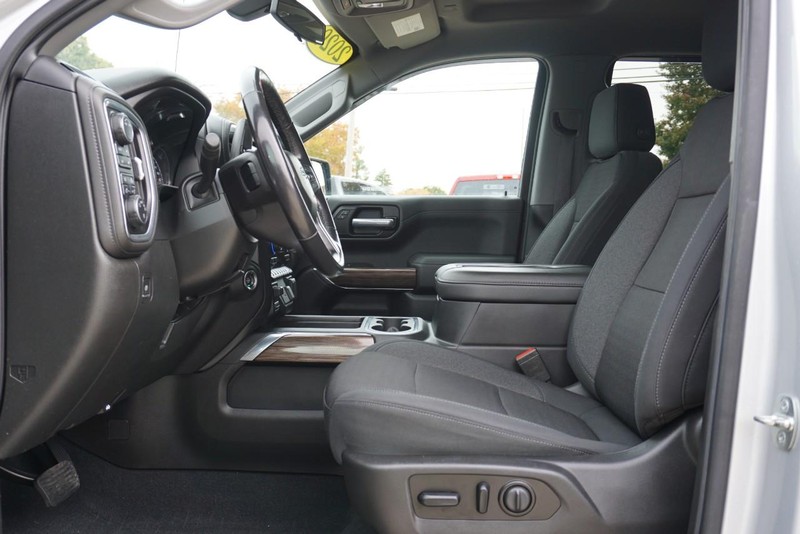 Chevrolet Silverado 1500 Vehicle Full-screen Gallery Image 25