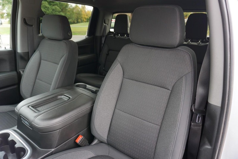 Chevrolet Silverado 1500 Vehicle Full-screen Gallery Image 27