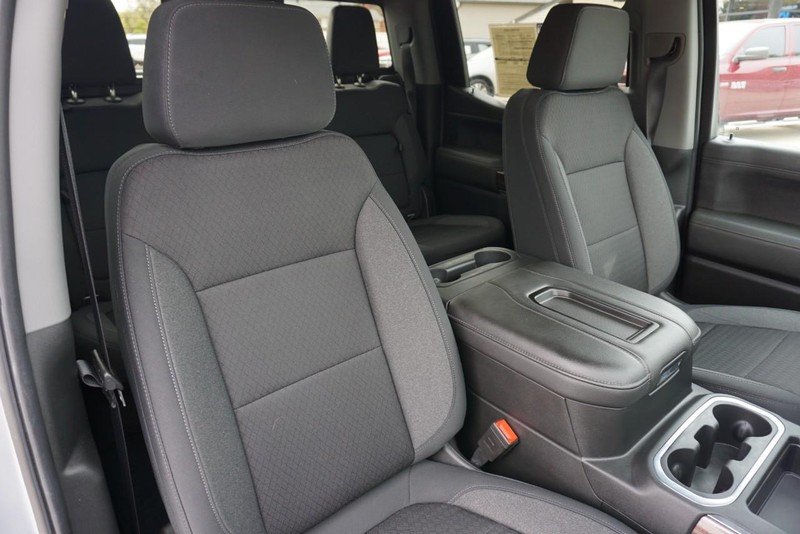 Chevrolet Silverado 1500 Vehicle Full-screen Gallery Image 33