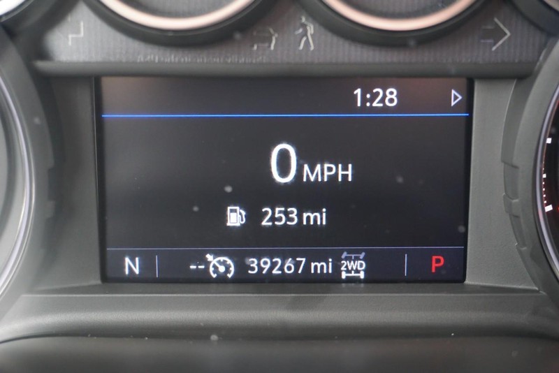 Chevrolet Silverado 1500 Vehicle Full-screen Gallery Image 41