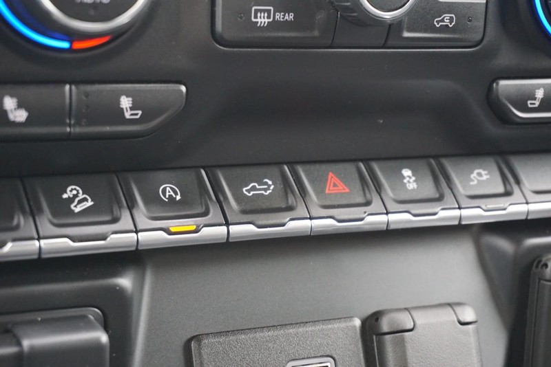 Chevrolet Silverado 1500 Vehicle Full-screen Gallery Image 45