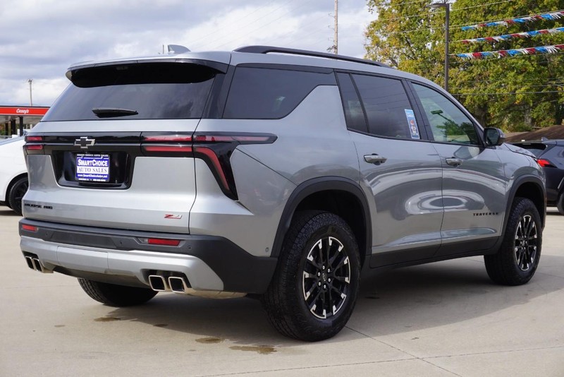 Chevrolet Traverse Vehicle Full-screen Gallery Image 03