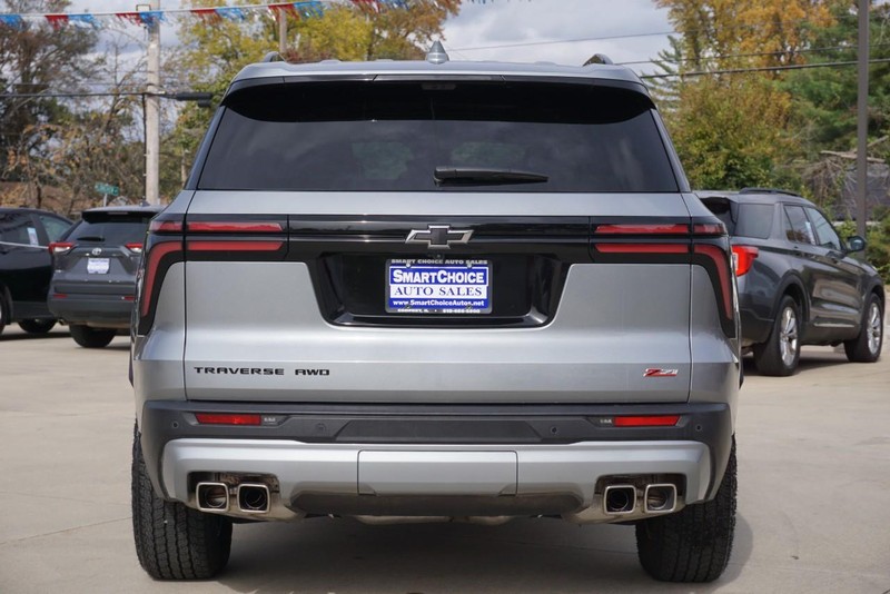 Chevrolet Traverse Vehicle Full-screen Gallery Image 04