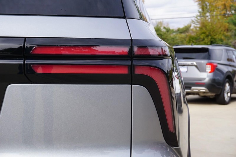 Chevrolet Traverse Vehicle Full-screen Gallery Image 18