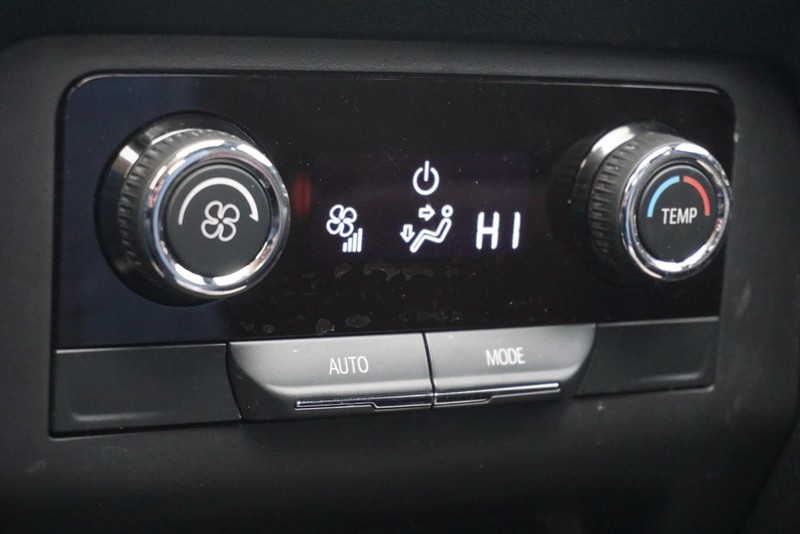 Chevrolet Traverse Vehicle Full-screen Gallery Image 35