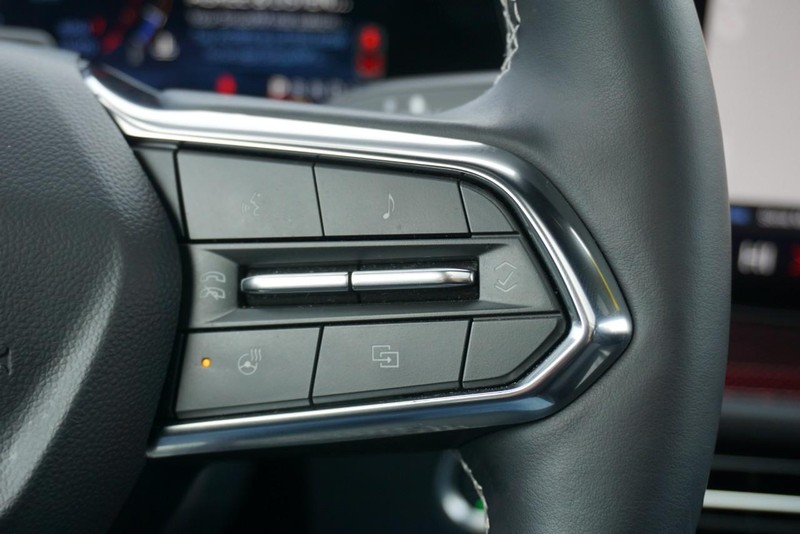 Chevrolet Traverse Vehicle Full-screen Gallery Image 40