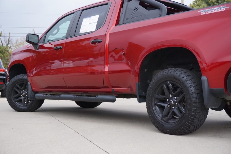 Chevrolet Silverado 1500 Vehicle Full-screen Gallery Image 14