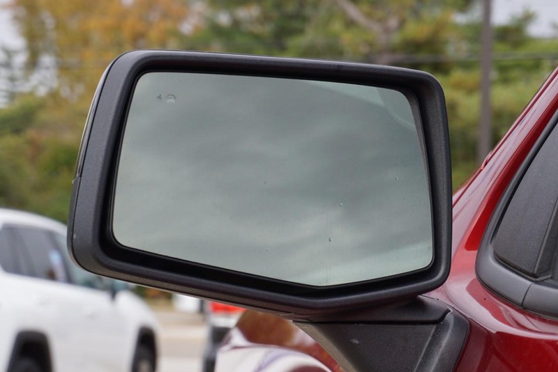 Chevrolet Silverado 1500 Vehicle Full-screen Gallery Image 16