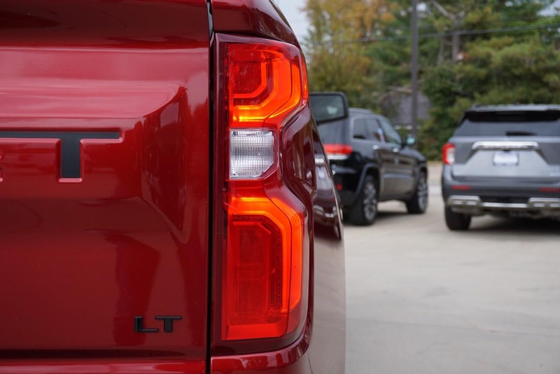 Chevrolet Silverado 1500 Vehicle Full-screen Gallery Image 20
