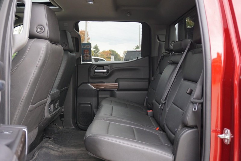 Chevrolet Silverado 1500 Vehicle Full-screen Gallery Image 28