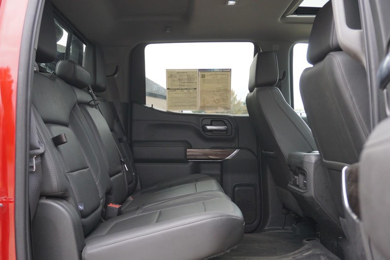 Chevrolet Silverado 1500 Vehicle Full-screen Gallery Image 30