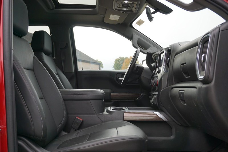 Chevrolet Silverado 1500 Vehicle Full-screen Gallery Image 32