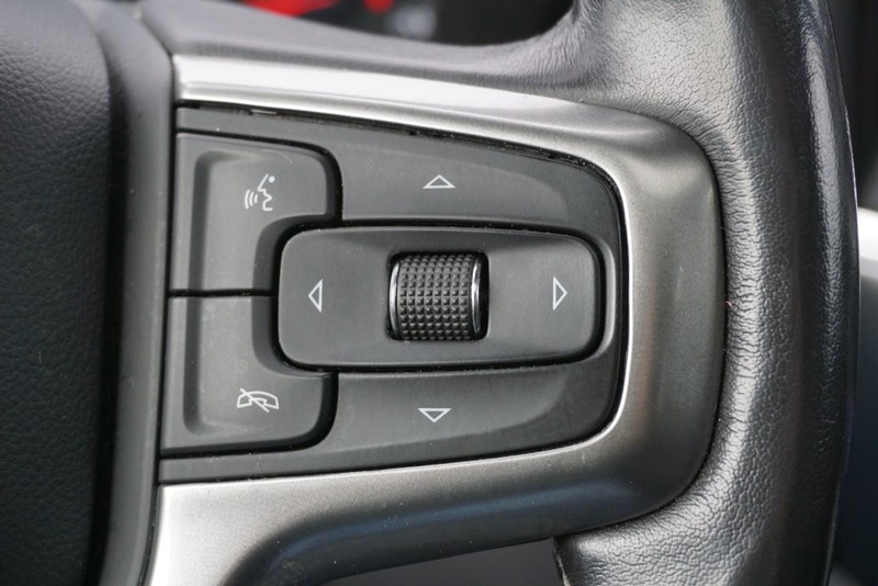 Chevrolet Silverado 1500 Vehicle Full-screen Gallery Image 40