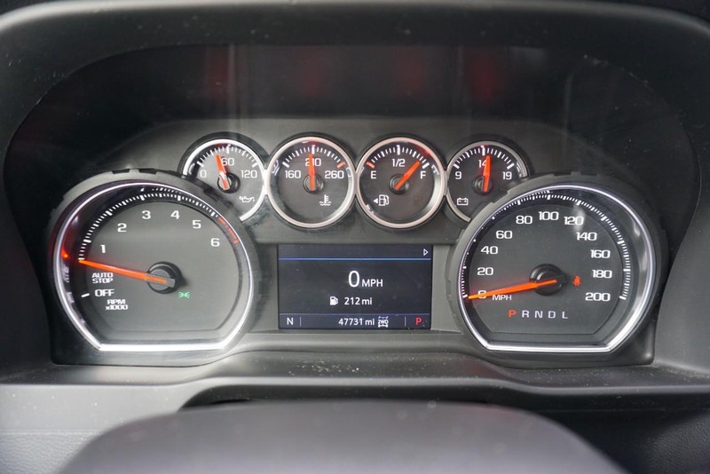 Chevrolet Silverado 1500 Vehicle Full-screen Gallery Image 41