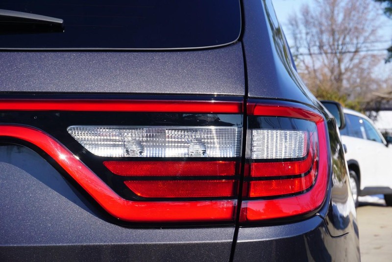 Dodge Durango Vehicle Full-screen Gallery Image 17