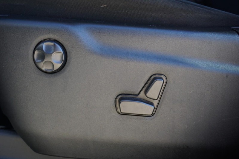 Dodge Durango Vehicle Full-screen Gallery Image 23