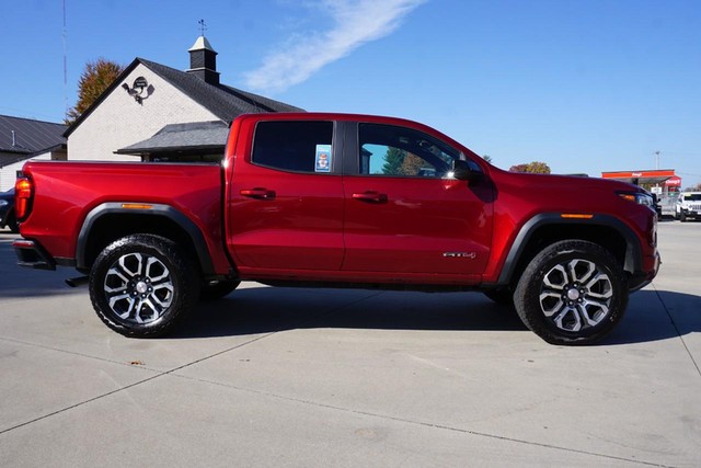 2023 GMC Canyon AT4 Crew Cab 4WD image 02