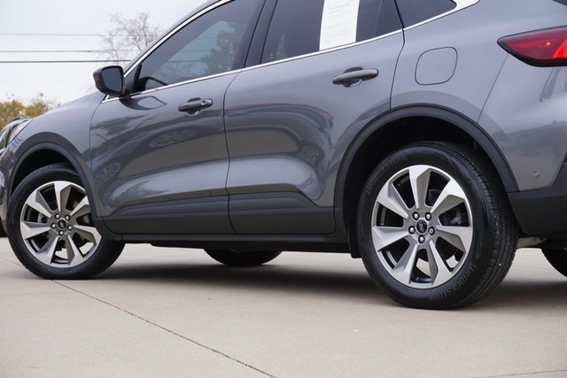 2023 Ford Escape Platinum AWD image 13